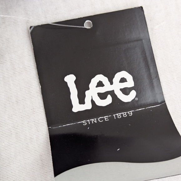 Iggy Pop Lust for Life Purple Tee Shirt with Multicolired Graphic of Singer - Picture 4 of 8